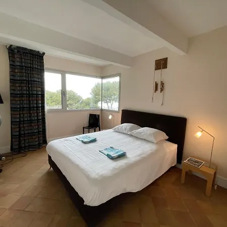 Holiday home Maison Mediterraneenne Dans Les Pins, Mont Saint Clair Sete *