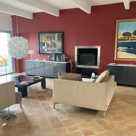 Holiday home Maison Mediterraneenne Dans Les Pins, Mont Saint Clair Sete *